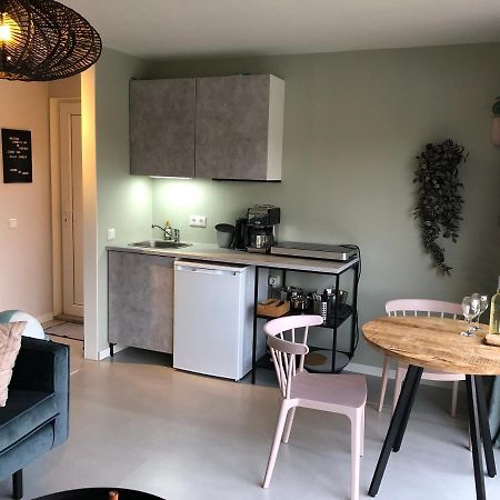 B&B Snurk Stiens, Fijn Verblijf Aan Open Vaarwater Ngoại thất bức ảnh