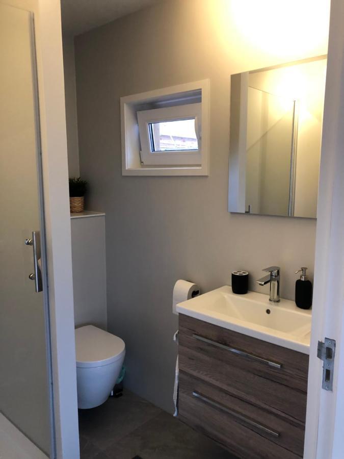 B&B Snurk Stiens, Fijn Verblijf Aan Open Vaarwater Ngoại thất bức ảnh
