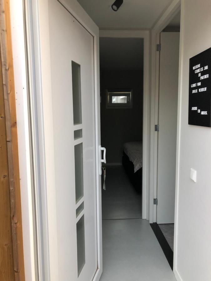 B&B Snurk Stiens, Fijn Verblijf Aan Open Vaarwater Ngoại thất bức ảnh