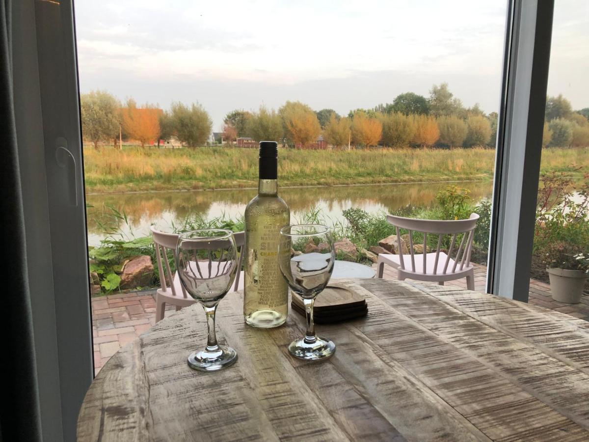 B&B Snurk Stiens, Fijn Verblijf Aan Open Vaarwater Ngoại thất bức ảnh