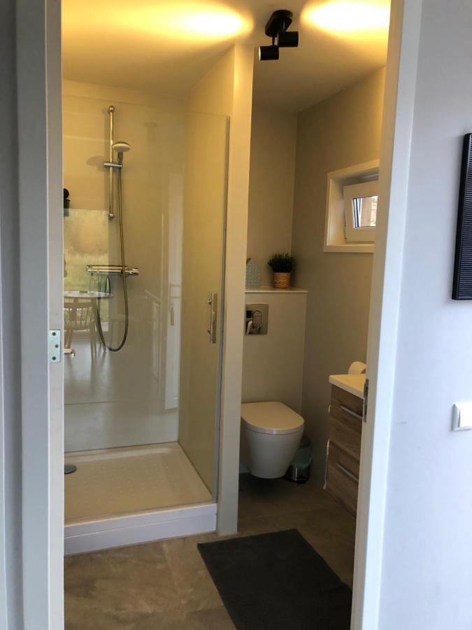B&B Snurk Stiens, Fijn Verblijf Aan Open Vaarwater Ngoại thất bức ảnh