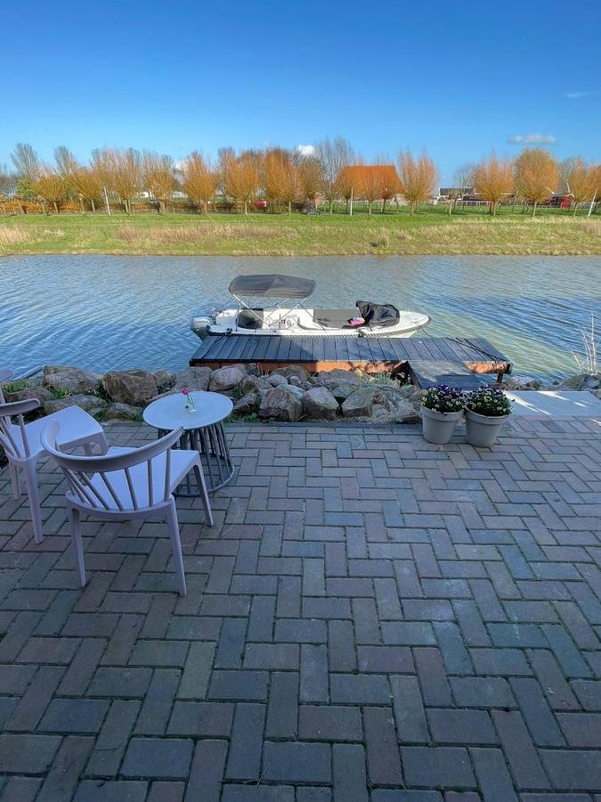 B&B Snurk Stiens, Fijn Verblijf Aan Open Vaarwater Ngoại thất bức ảnh
