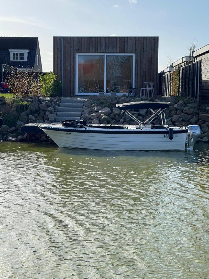 B&B Snurk Stiens, Fijn Verblijf Aan Open Vaarwater Ngoại thất bức ảnh